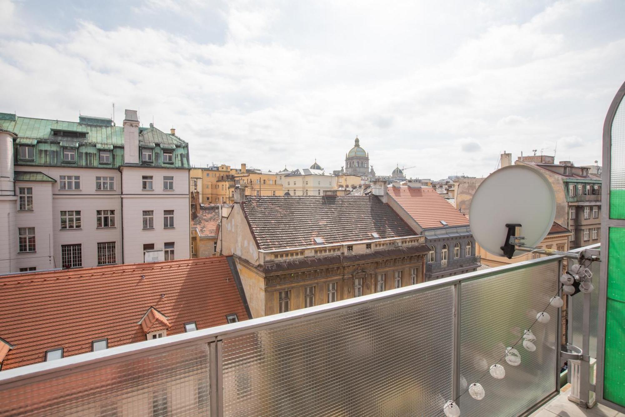 Jt's Opletalova Str. Apartment